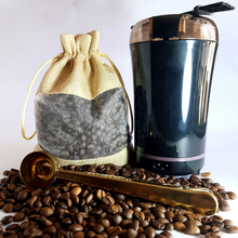 Cargar imagen en el visor de la galería, 250 gr. café en grano variedad superior mas molinillo y cuchara clip dosificadora

