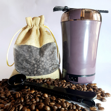 Cargar imagen en el visor de la galería, 250 gr. café en grano variedad superior mas molinillo y cuchara clip dosificadora
