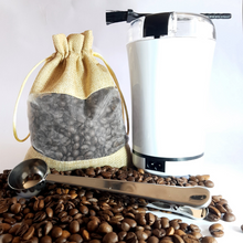 Cargar imagen en el visor de la galería, 250 gr. café en grano variedad superior mas molinillo y cuchara clip dosificadora
